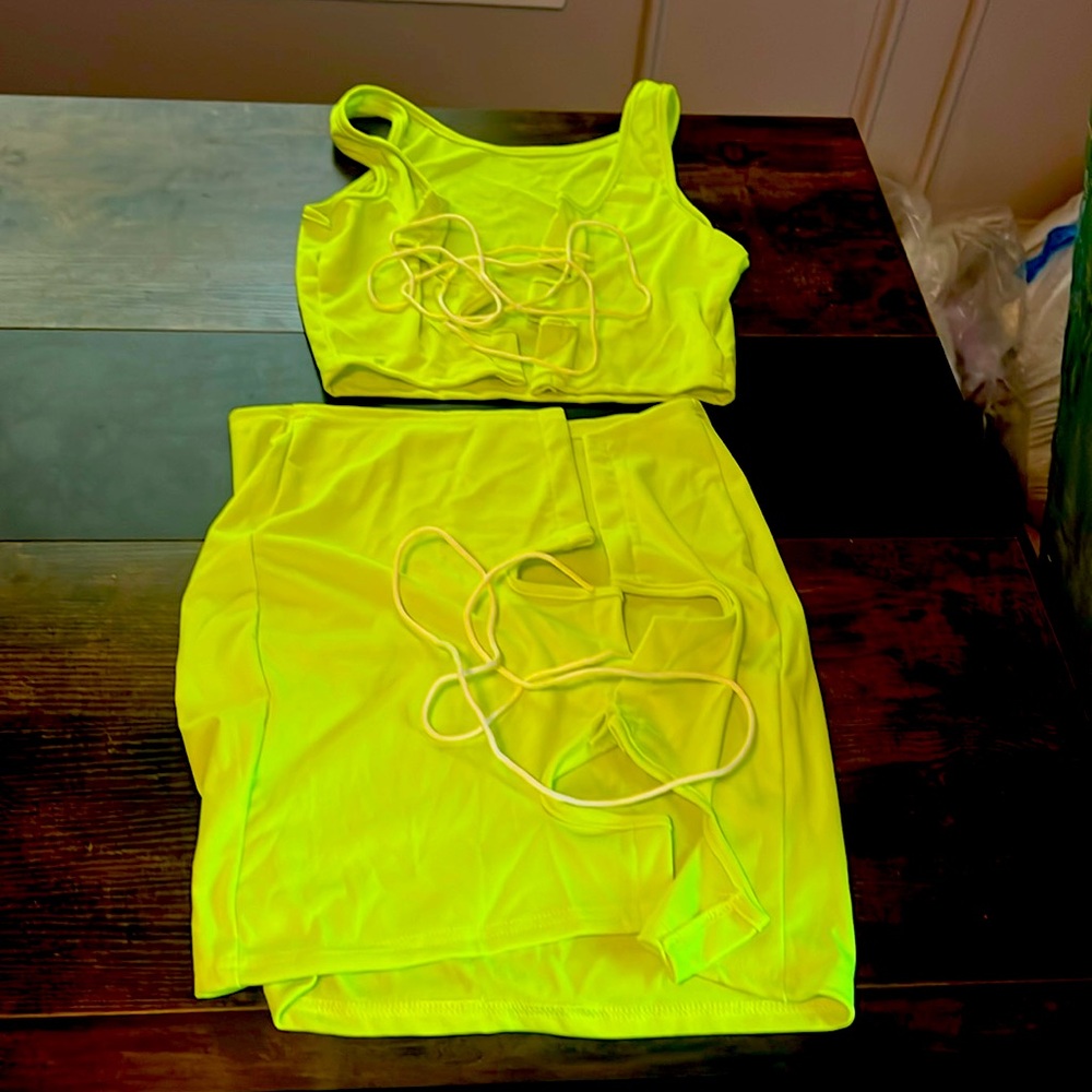 Lime green boutique 2 peace set NEW